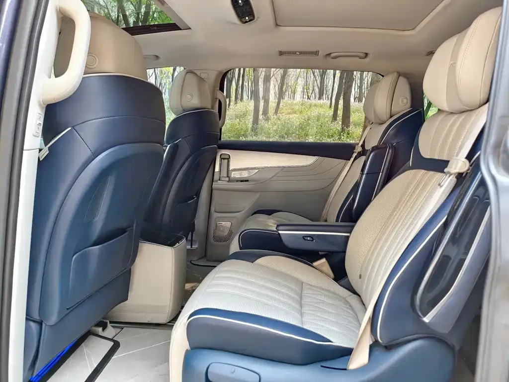 Roewe iMAX8 — фото 3