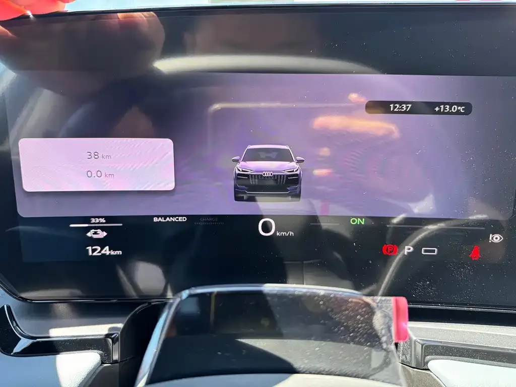 Audi Q6L e-tron — фото 2