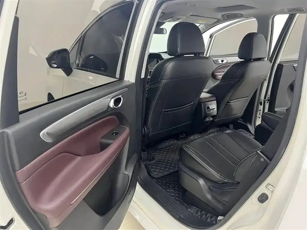 GAC Motor Trumpchi M6 — фото 10