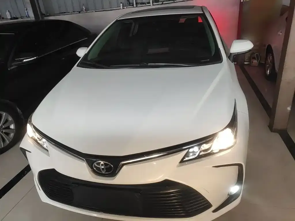 Toyota Corolla — фото 6