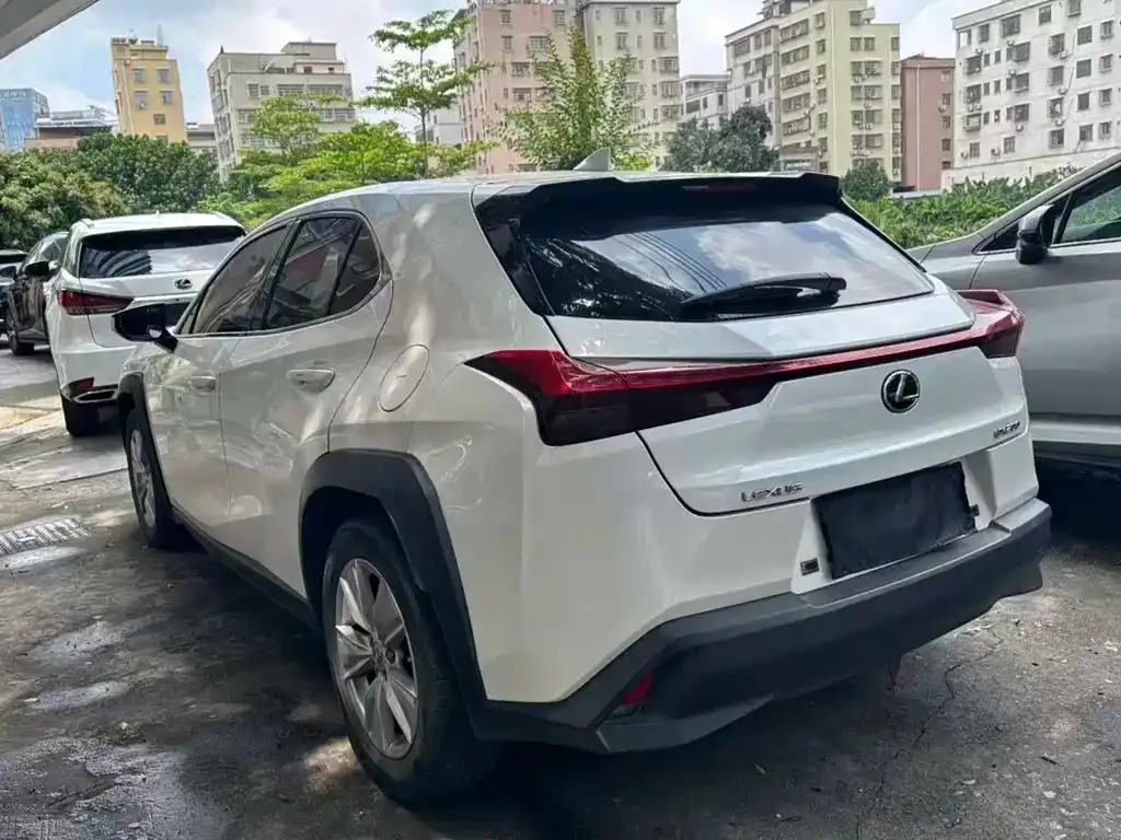 Lexus UX — фото 6