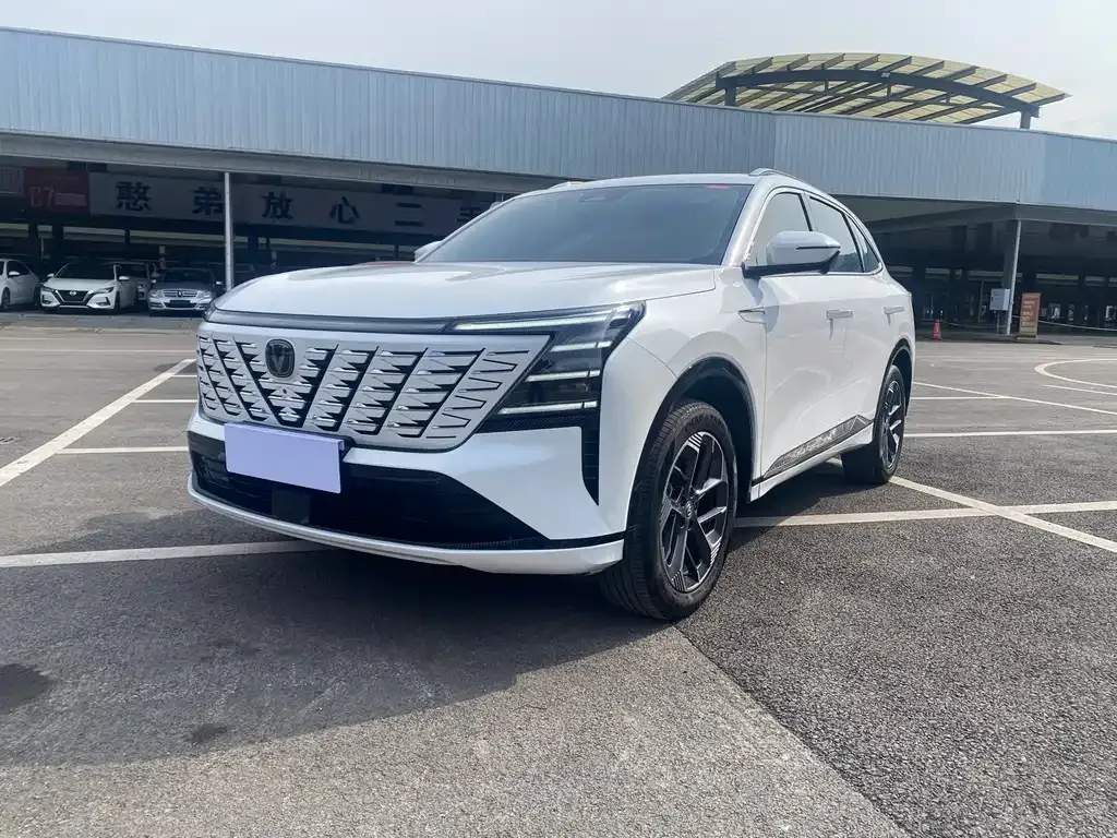 Changan CS75 PLUS — фото 1