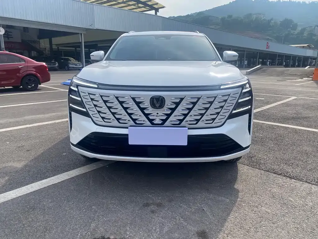 Changan CS75 PLUS — фото 8
