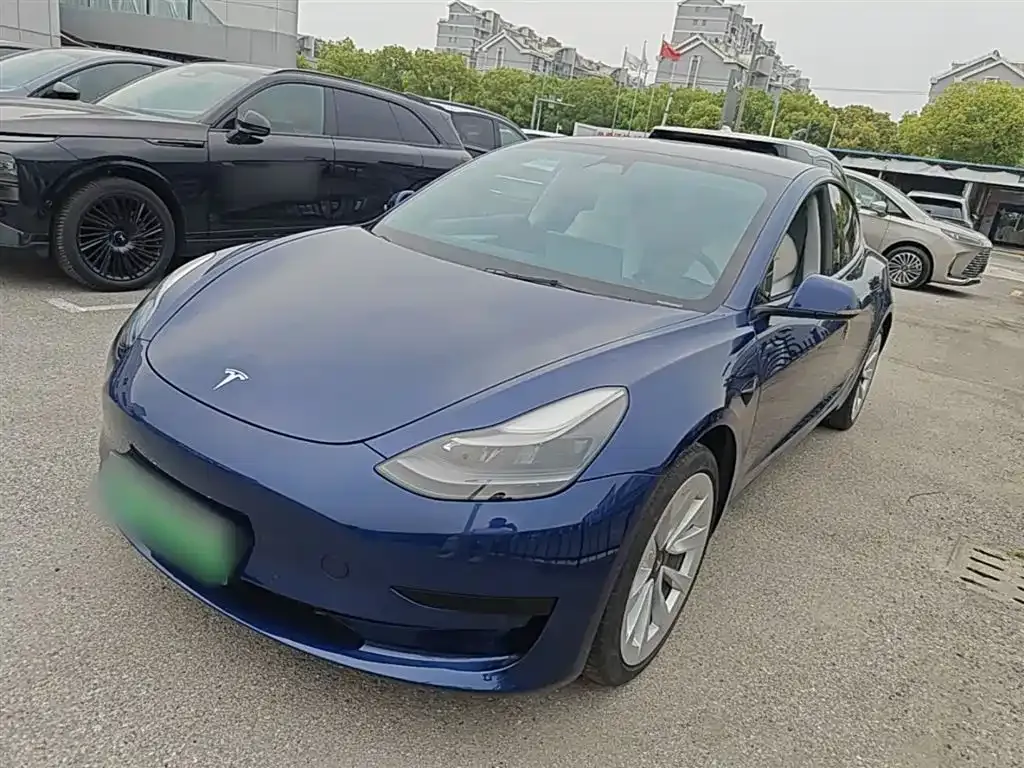 Tesla Model 3 — фото 5