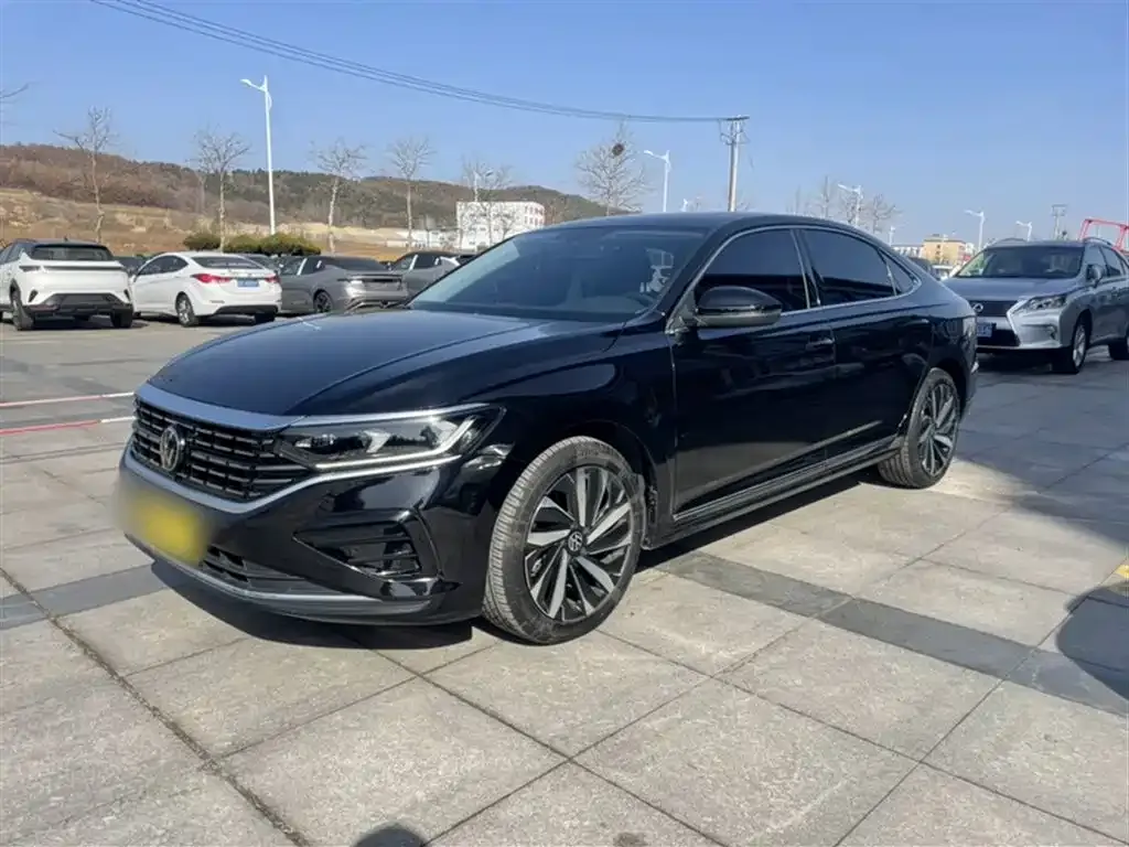 Volkswagen Passat — фото 1