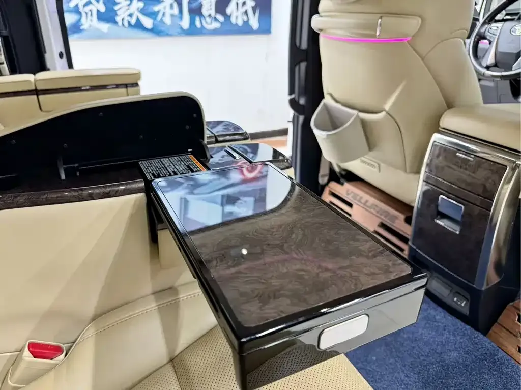 Toyota Alphard — фото 6