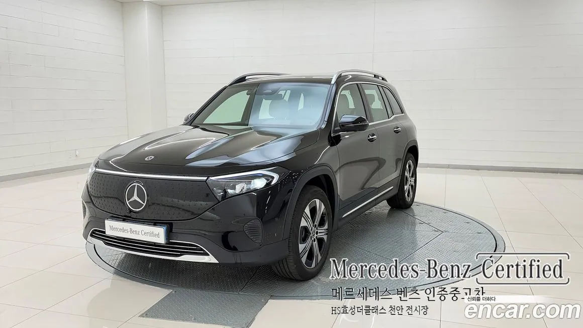 Mercedes-Benz EQB — фото 1
