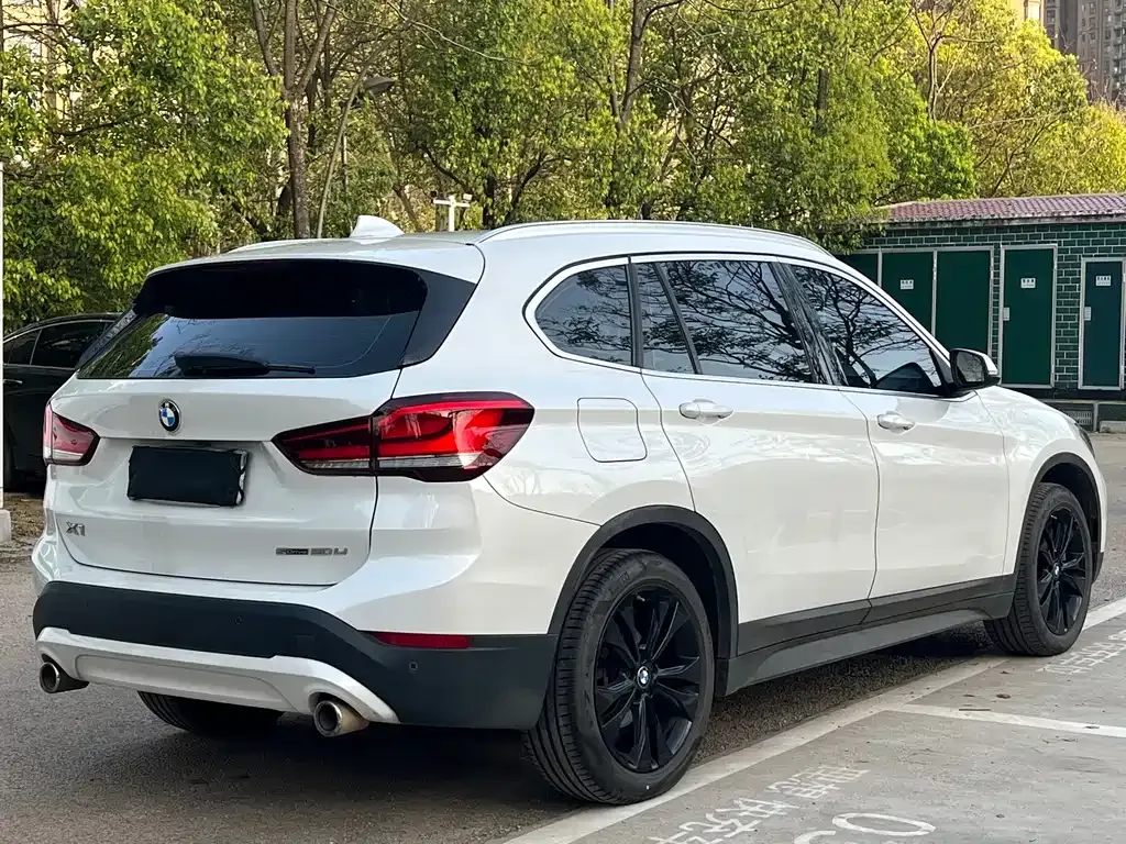 BMW X1 — фото 10