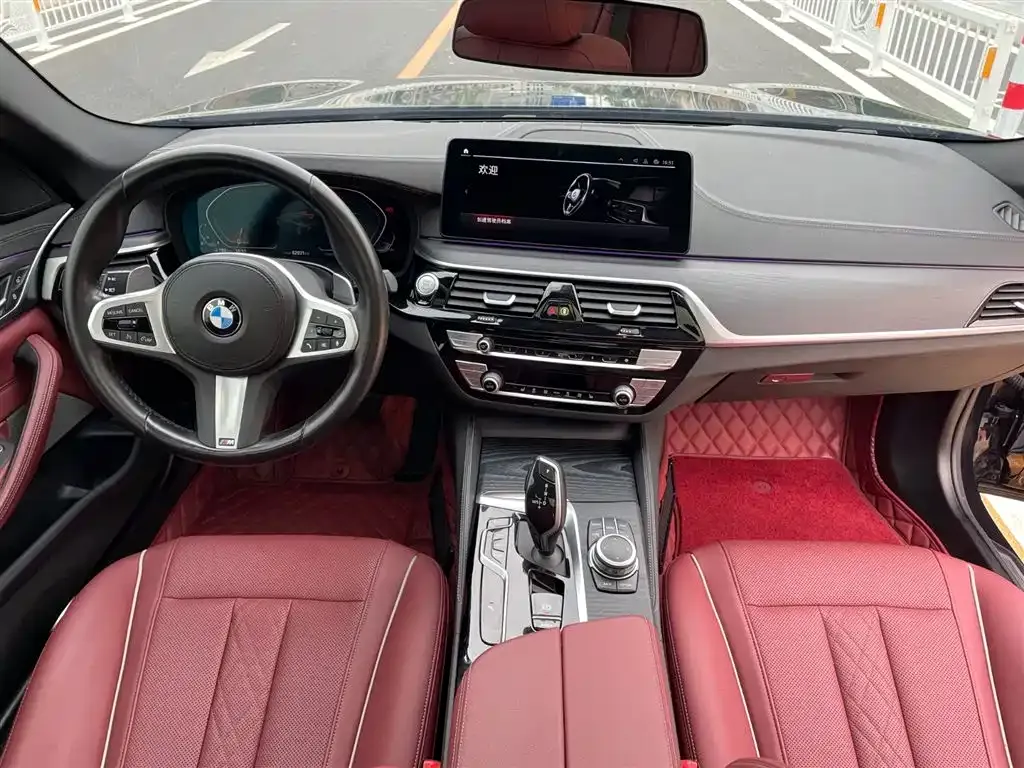 BMW 5 Series — фото 9