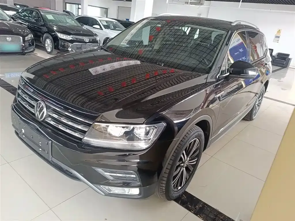 Volkswagen Tiguan L — фото 8