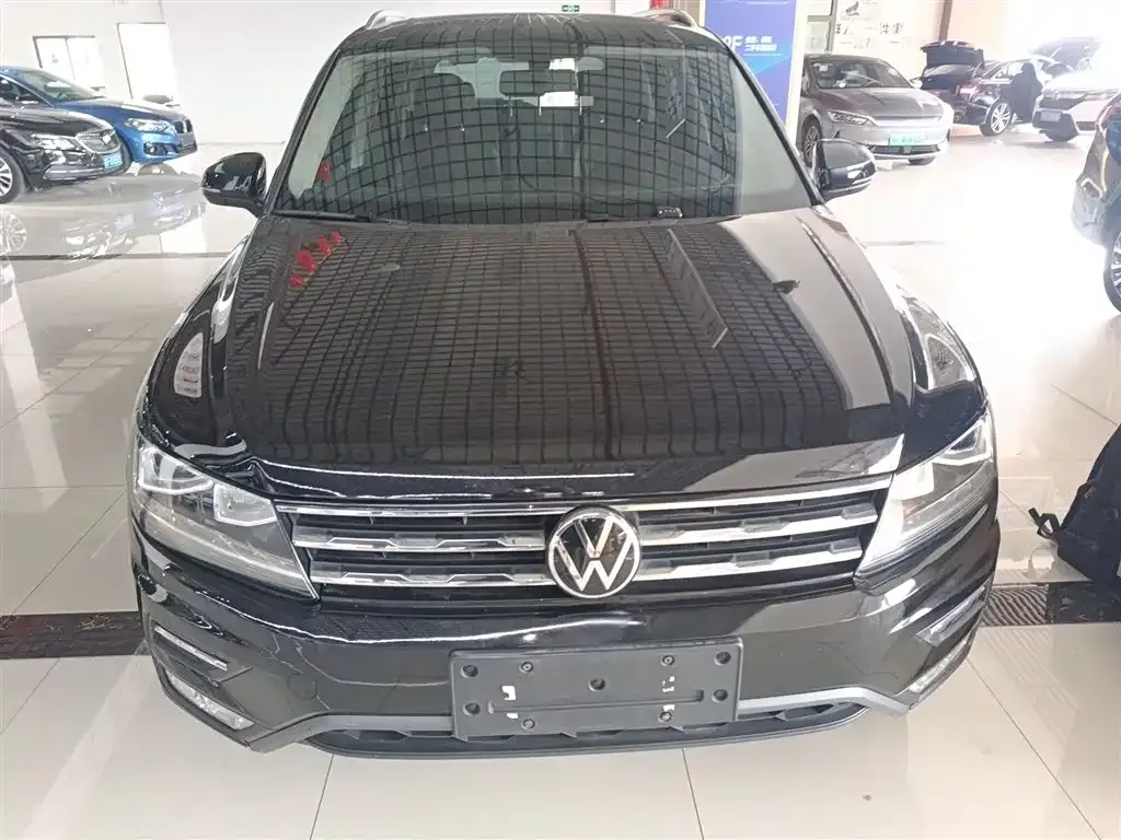 Volkswagen Tiguan L — фото 4