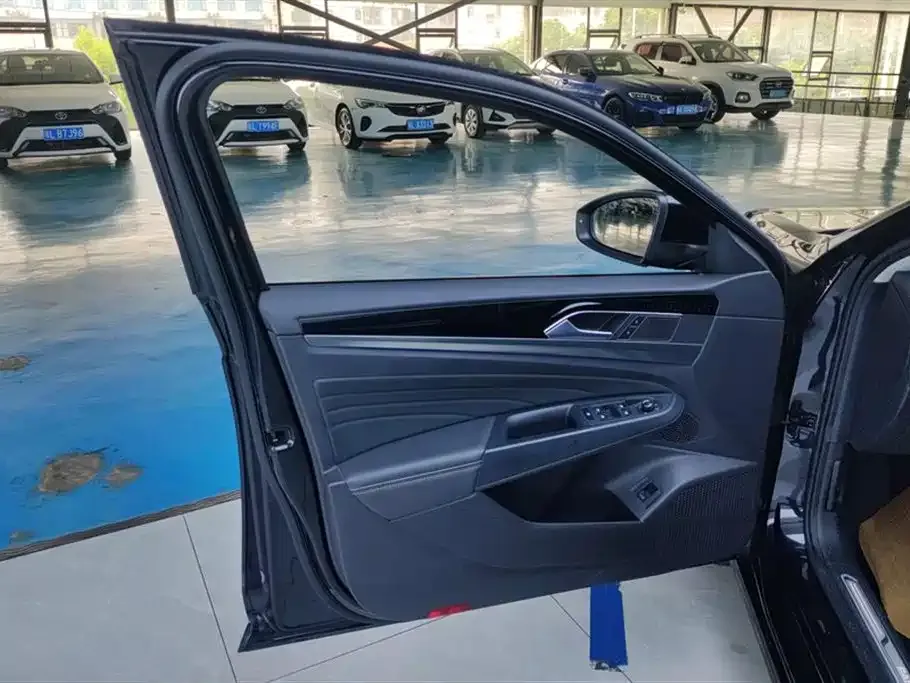 Volkswagen Passat — фото 7