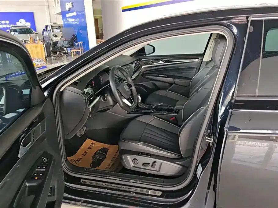 Volkswagen Passat — фото 10