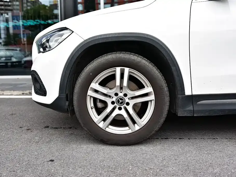 Mercedes-Benz GLA — фото 9