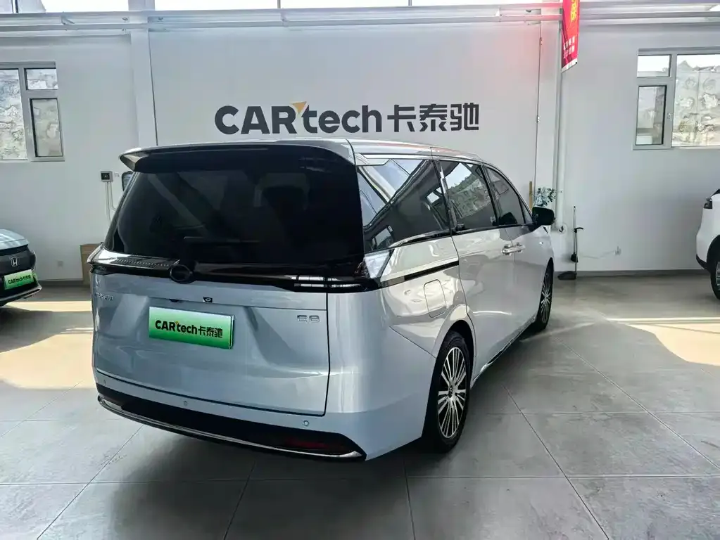 GAC Motor 传祺E8 PHEV — фото 8