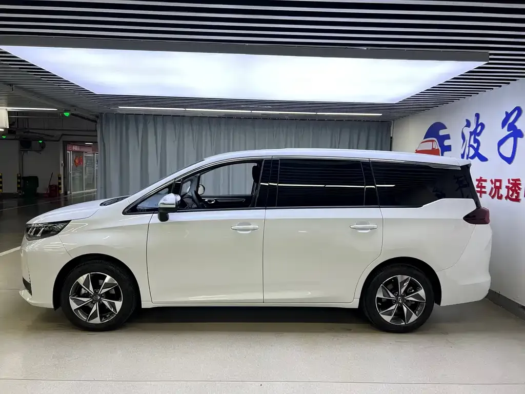 GAC Motor Trumpchi M6 — фото 10