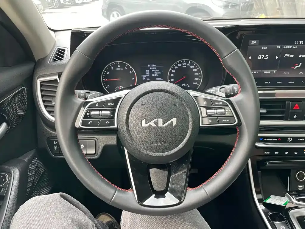 Kia KX3 — фото 7