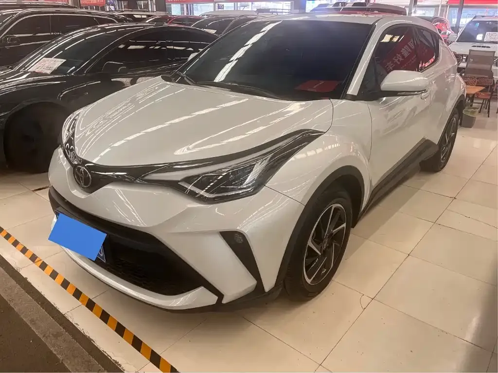 Toyota C-HR — фото 1