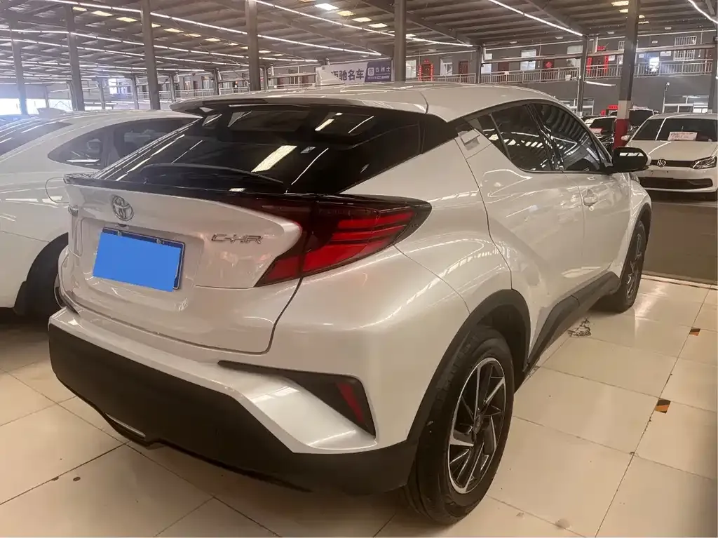 Toyota C-HR — фото 6