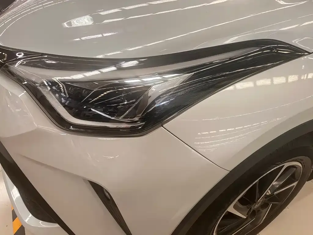 Toyota C-HR — фото 5