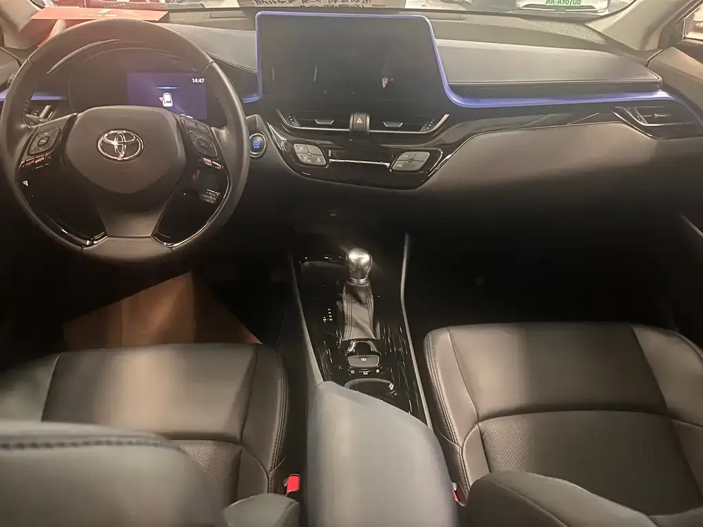 Toyota C-HR — фото 2