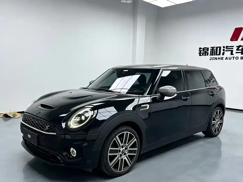 MINI Clubman — фото 1