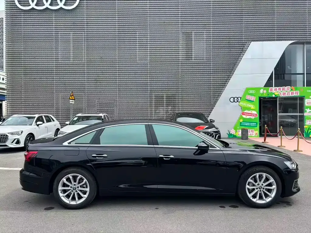 Audi A6L — фото 10