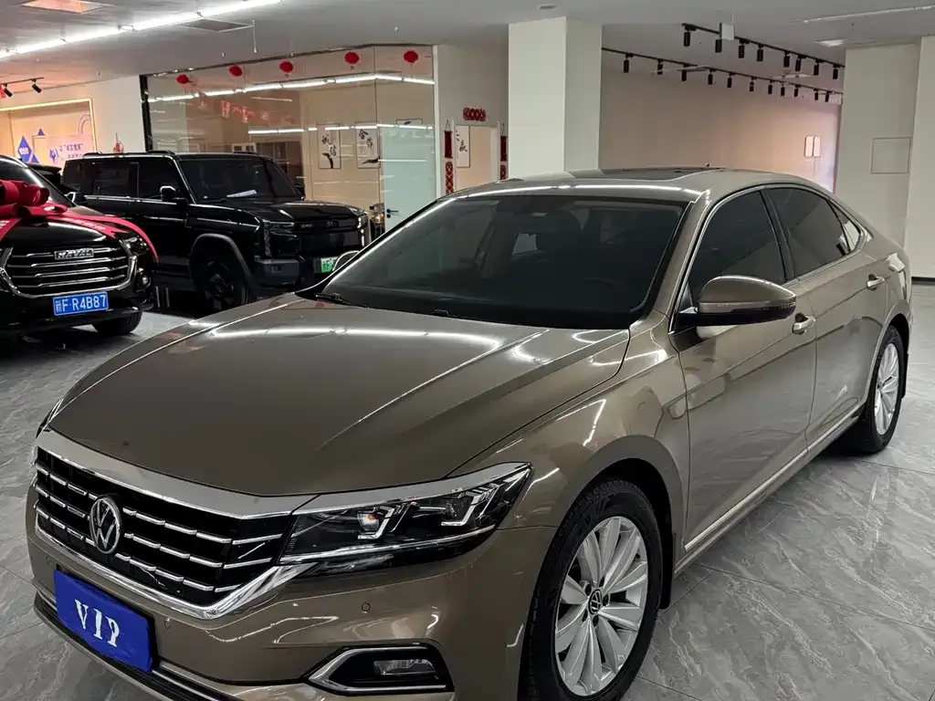 Volkswagen Passat — фото 1