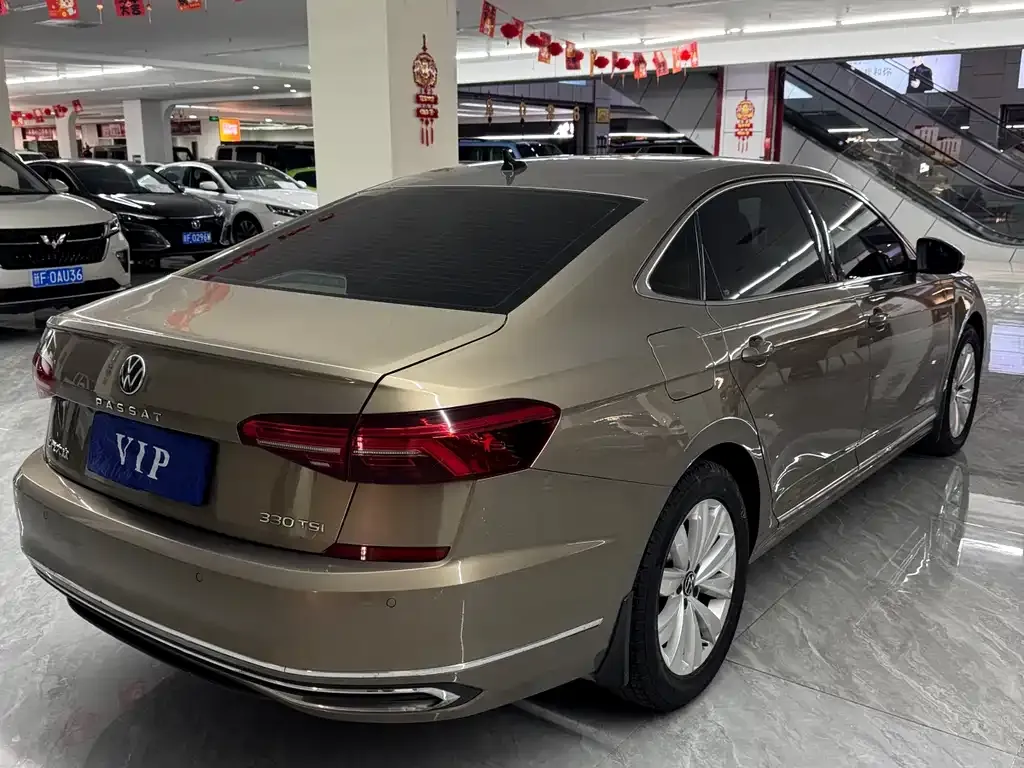 Volkswagen Passat — фото 4
