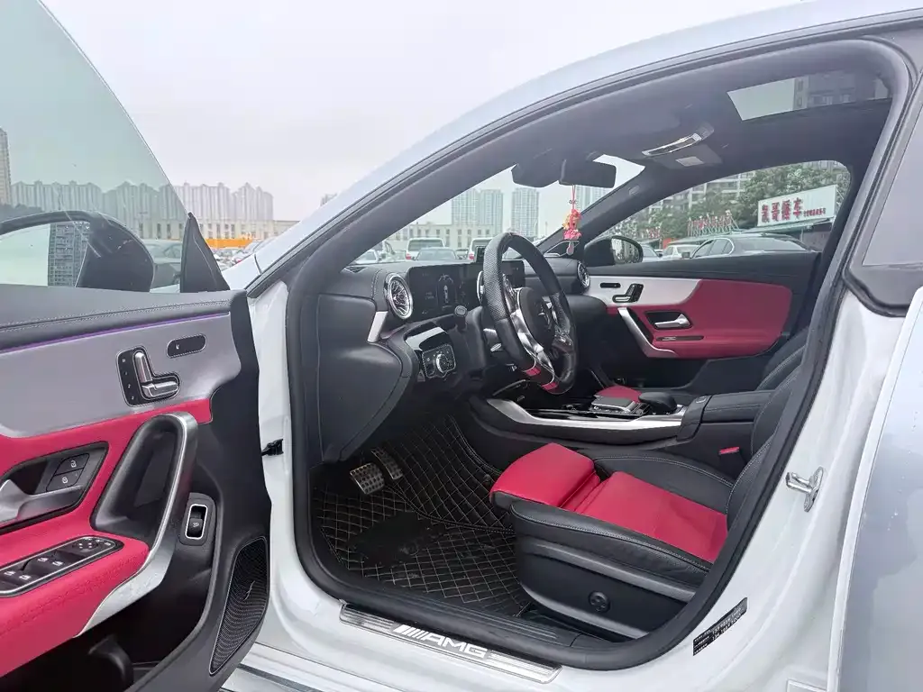 Mercedes-Benz CLA AMG — фото 10