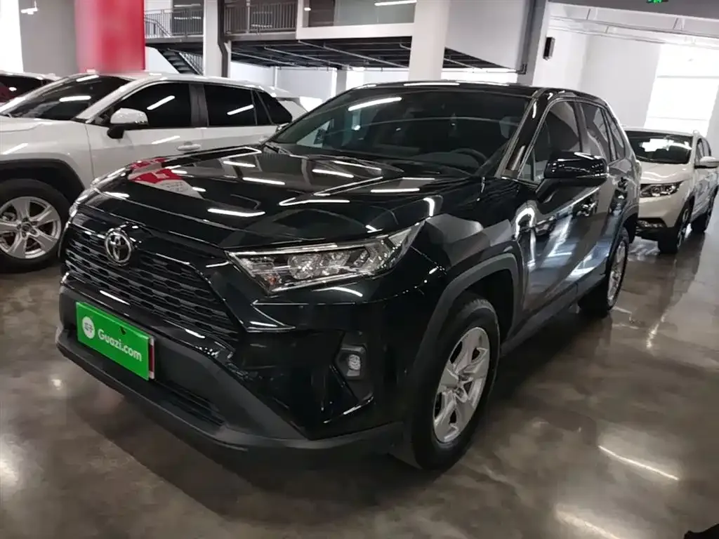 Toyota RAV4 — фото 7