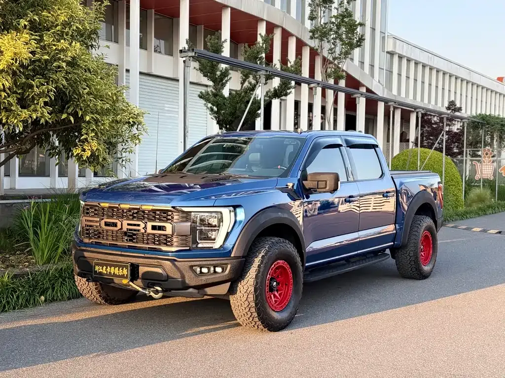 Ford F-150 Raptor — фото 1