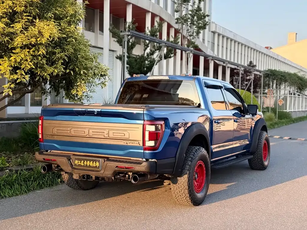 Ford F-150 Raptor — фото 5