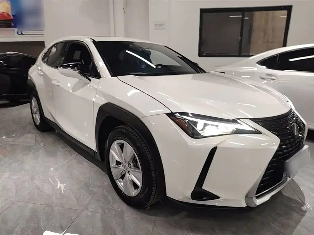 Lexus UX — фото 2