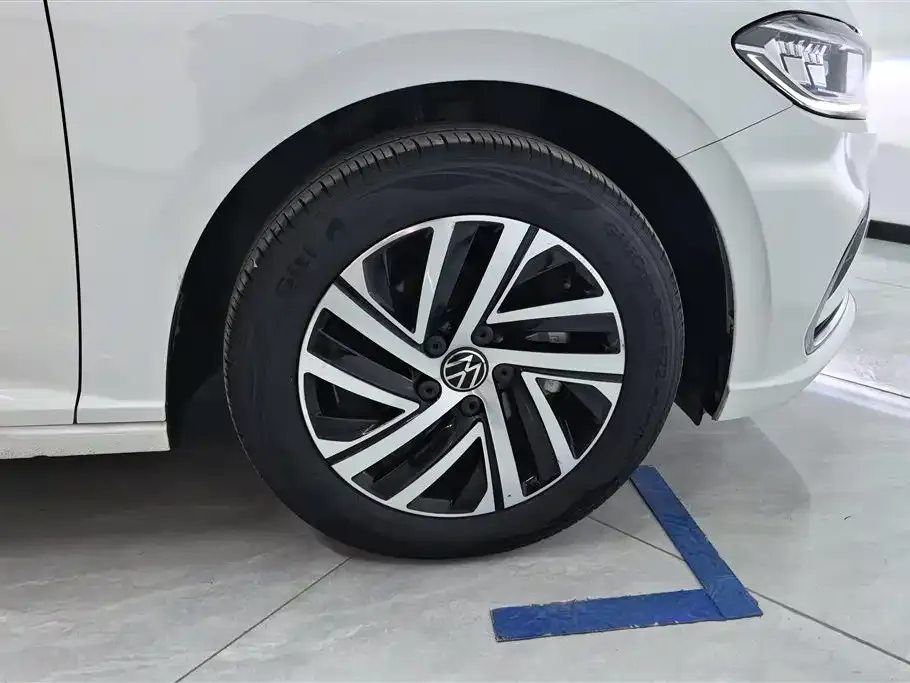Volkswagen Lavida — фото 4