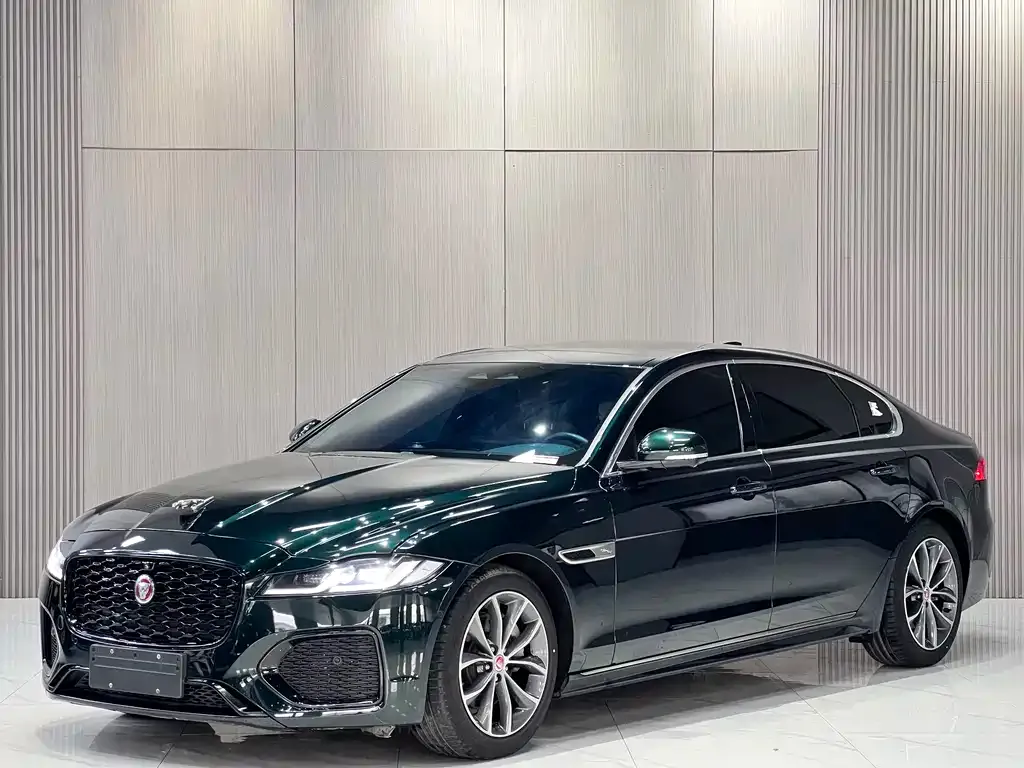 Jaguar XFL — фото 1