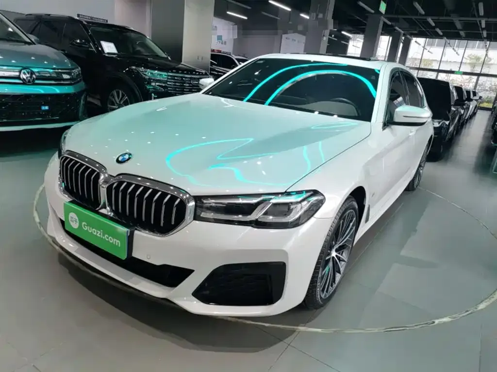 BMW 5 Series — фото 1