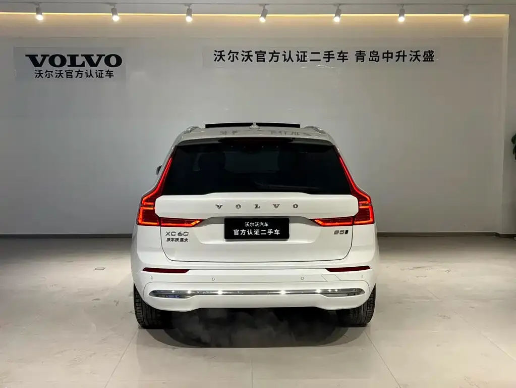 Volvo XC60 — фото 9