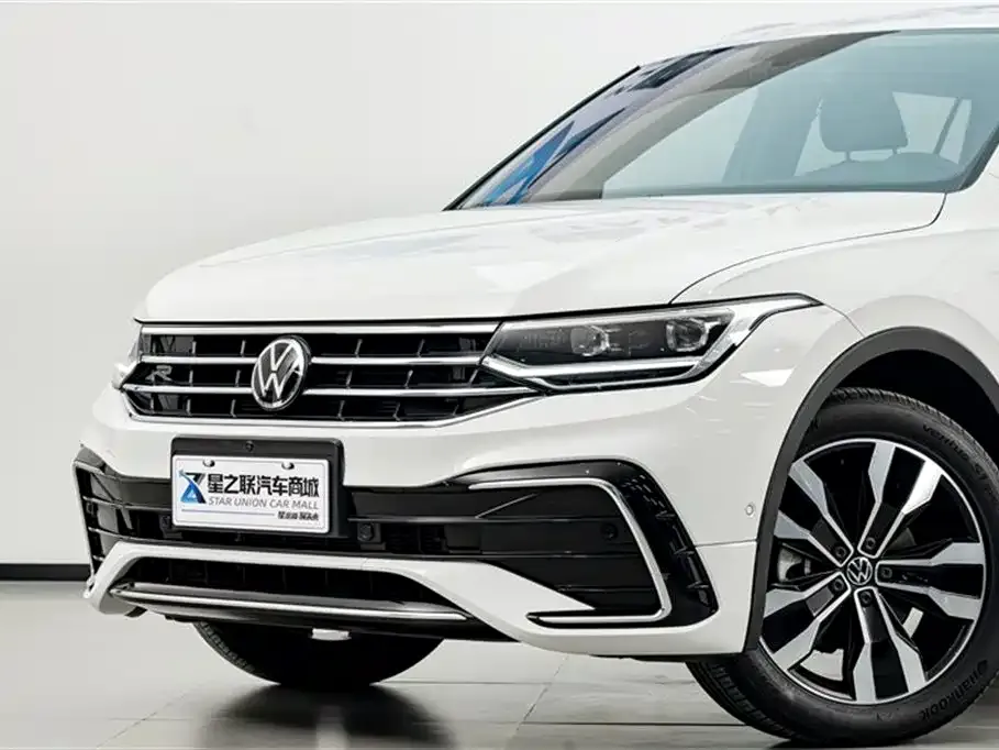 Volkswagen Tiguan L — фото 2
