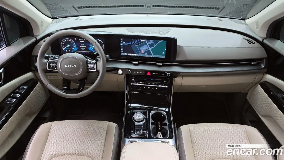 Kia Carnival — фото 10