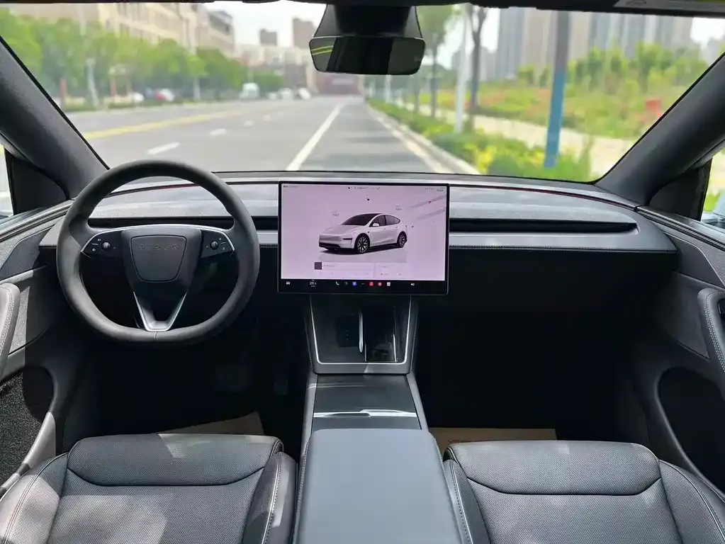 Tesla Model Y L — фото 6