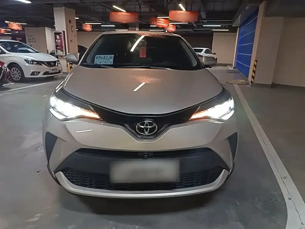 Toyota C-HR — фото 10