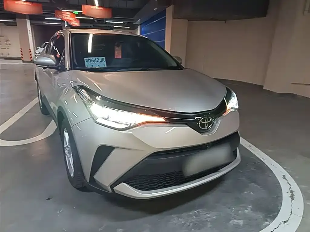 Toyota C-HR — фото 7