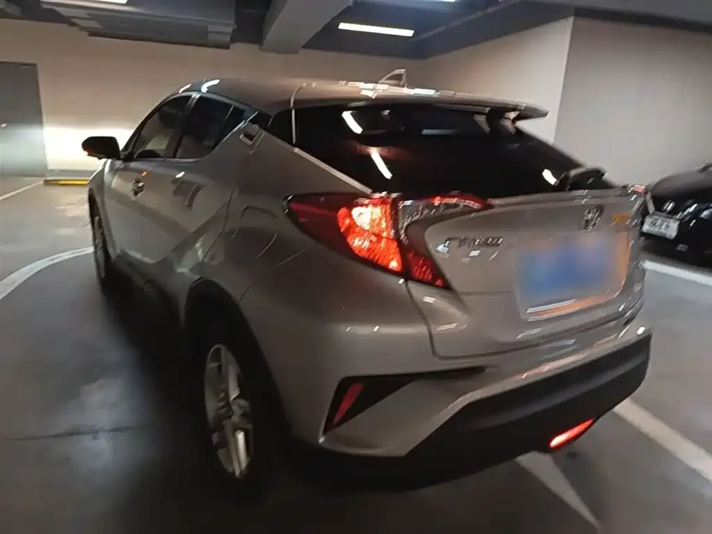Toyota C-HR — фото 3