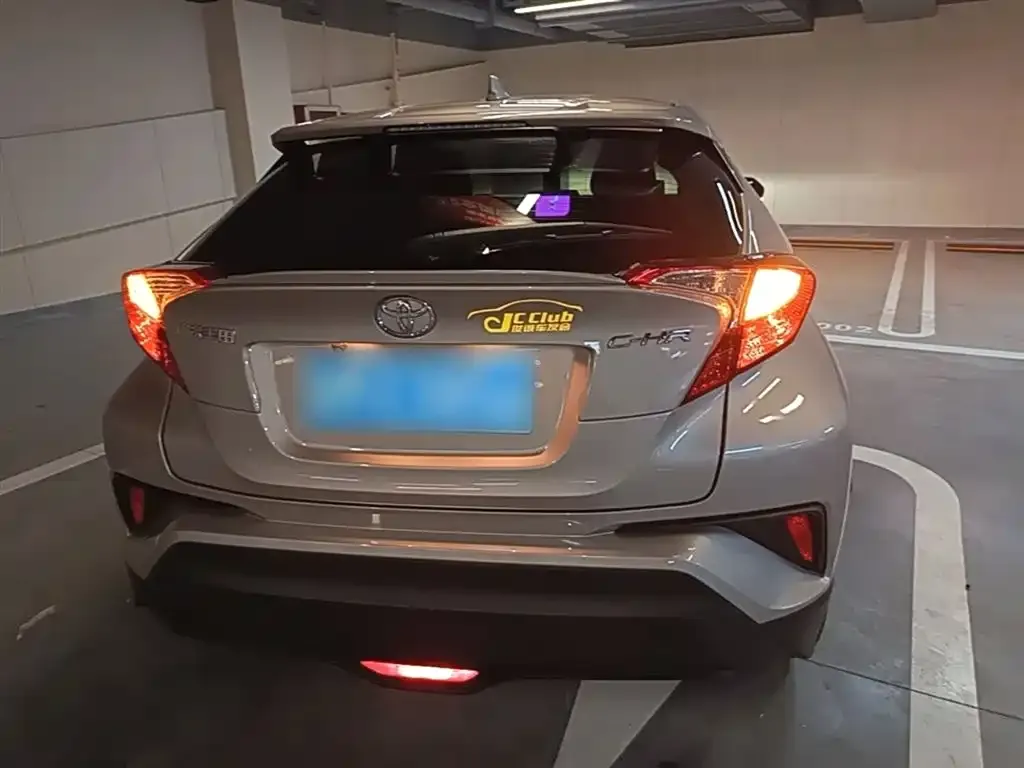 Toyota C-HR — фото 2