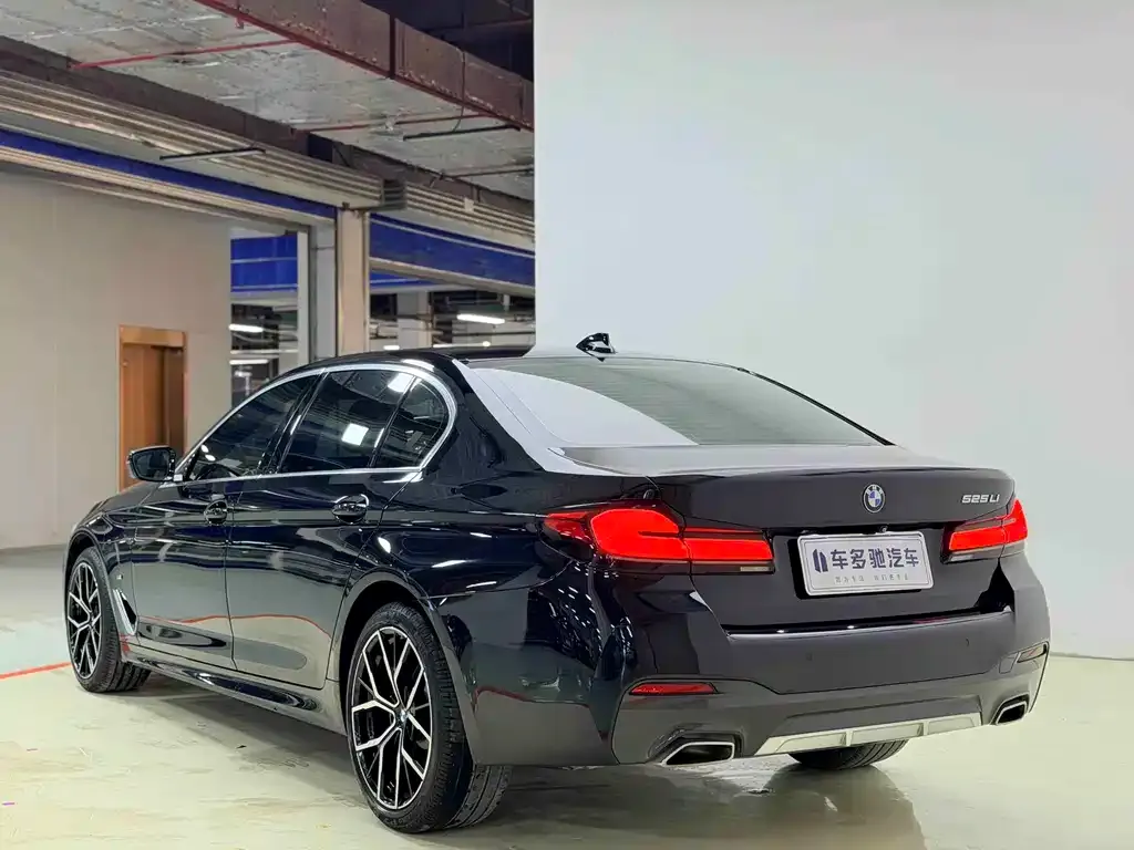 BMW 5 Series — фото 4