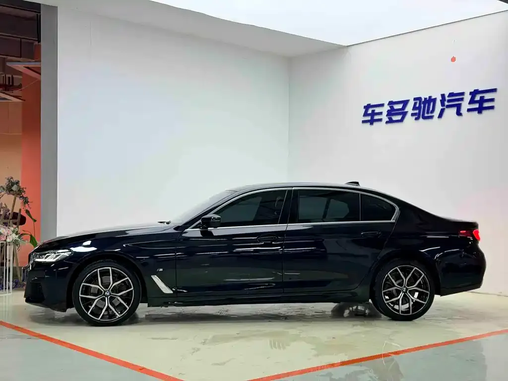 BMW 5 Series — фото 2