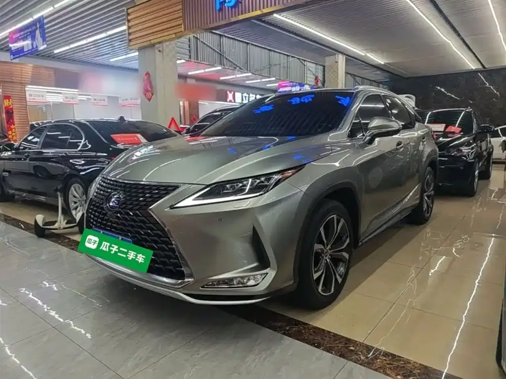 Lexus RX — фото 1