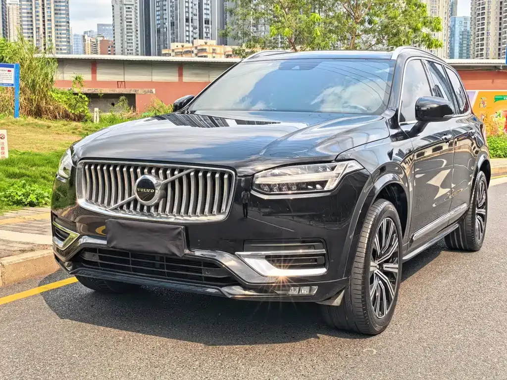 Volvo XC90 — фото 1