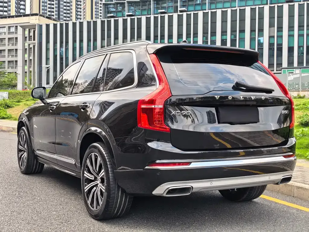 Volvo XC90 — фото 8